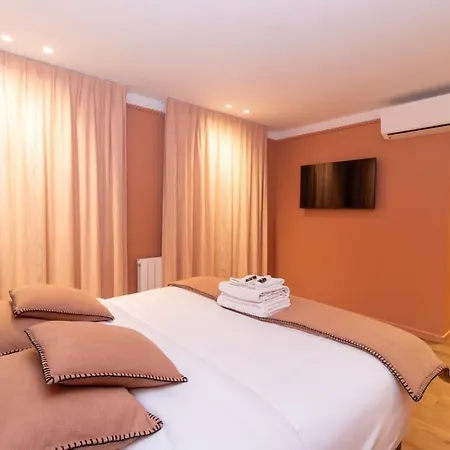Apartment Center Of Paris Bastille By Studio Prestige-2